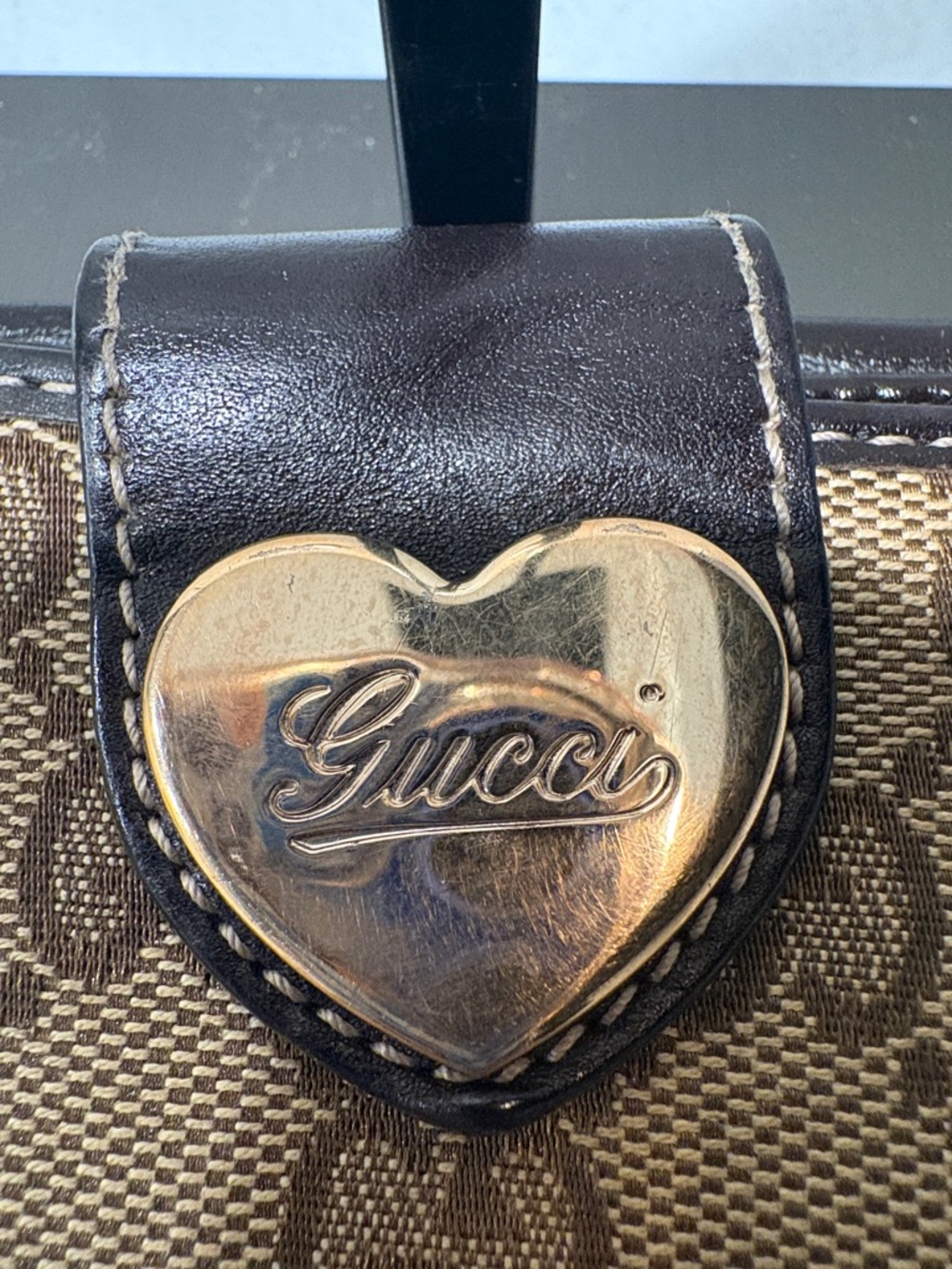 Pre- Owned Vintage Gucci GG Canvas Heart Shape Compact Bi- fold Wallet - Picture 2 of 11
